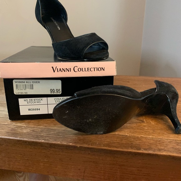 Vianni Collection Suede Peep toe Heels | 6.5 - Picture 6 of 6